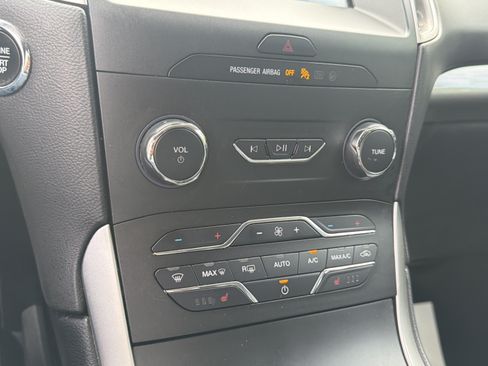 Used 2019 Ford Edge SEL w/ Equipment Group 201A AWD/4WD image 16
