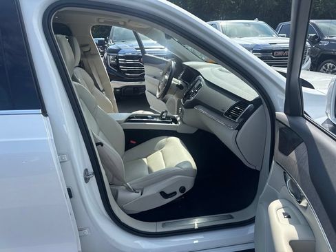 Used 2023 Volvo XC90 B6 Plus w/ Protection Package Premier AWD/4WD image 14