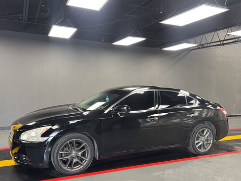 Used 2010 Nissan Maxima 3.5 S image 2
