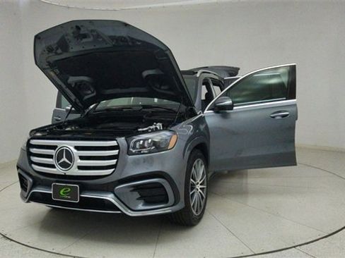 Used 2025 Mercedes-Benz GLS 450 GLS 450 image 79