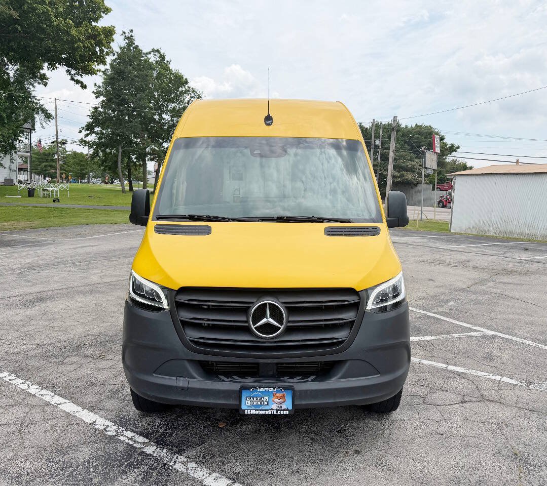 Used 2021 Mercedes-Benz Sprinter 2500 image 2