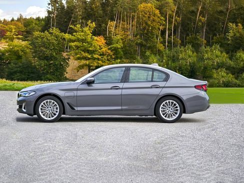 Used 2023 BMW 530e 530e iPerformance image 1