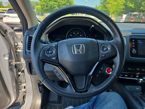 Used 2019 Honda HR-V Touring image 13