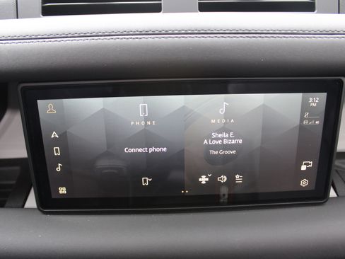 Used 2024 Land Rover Defender 110 S image 24