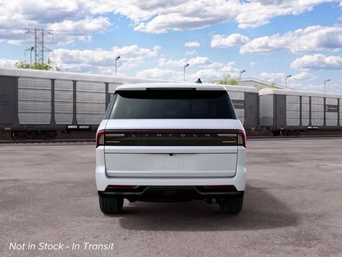New 2027 Lincoln Navigator Reserve AWD/4WD image 7