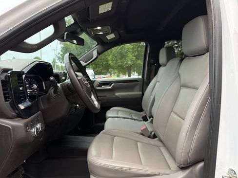 Used 2025 GMC Sierra 1500 SLT AWD/4WD image 16