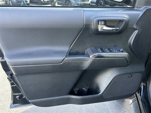 Used 2019 Toyota Tacoma TRD Sport image 22