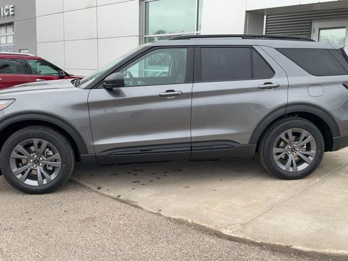 New 2026 Ford Explorer Active w/ Active Comfort Package AWD/4WD image 2