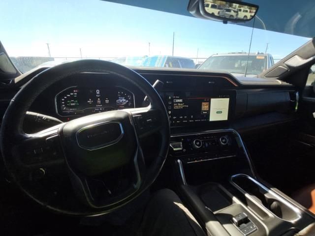 Used 2024 GMC Sierra 3500 Denali Ultimate AWD/4WD image 3