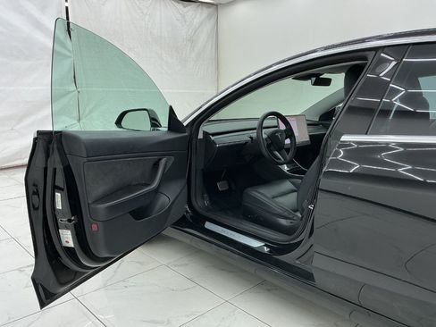 Used 2018 Tesla Model 3 Mid Range RWD image 16
