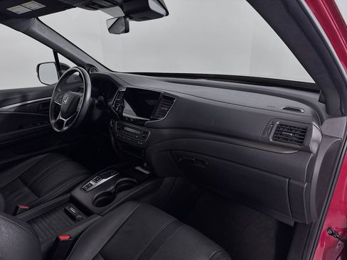 Certified 2022 Honda Passport TrailSport image 30