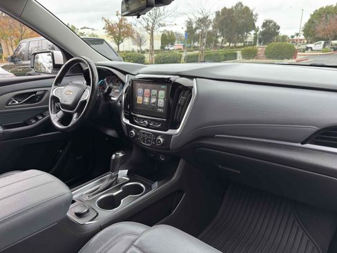 Used 2019 Chevrolet Traverse LT w/ LT Premium Package FWD image 57