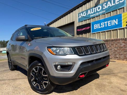 Used 2019 Jeep Compass Trailhawk AWD/4WD image 2