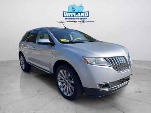 Used 2012 Lincoln MKX AWD image 16