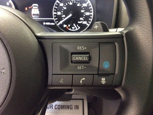 Used 2024 Nissan Rogue SV image 22