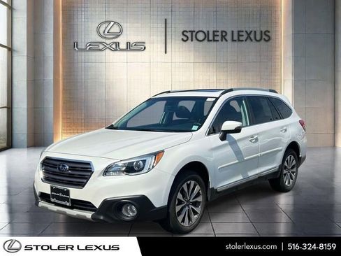 Used 2017 Subaru Outback 2.5i Touring AWD/4WD image 2