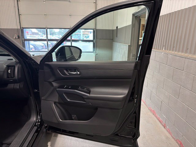 Certified 2025 Nissan Pathfinder SL AWD/4WD image 17