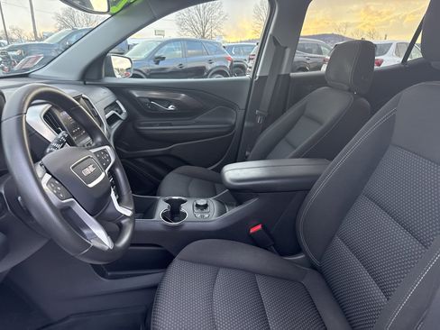 Used 2023 GMC Terrain SLE w/ Driver Convenience Package image 12