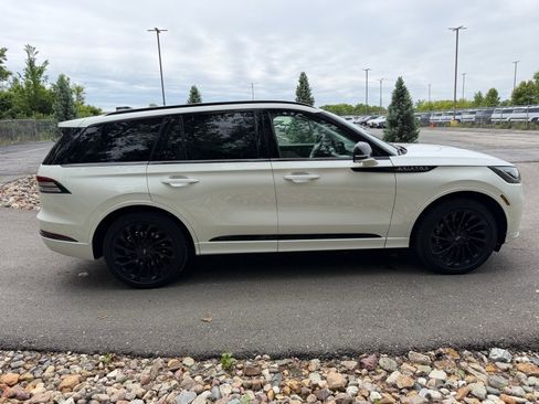 New 2026 Lincoln Aviator Reserve AWD/4WD image 6