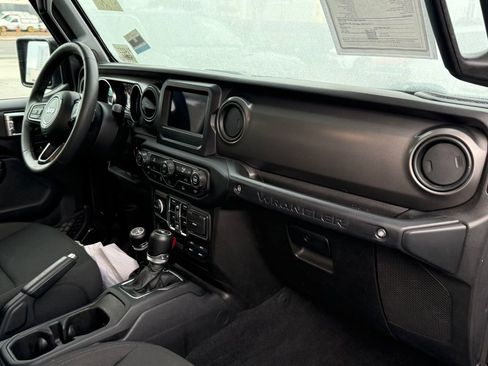 Used 2023 Jeep Wrangler Unlimited image 21