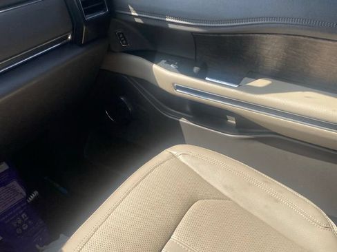 Used 2021 Ford Expedition Limited RWD image 15