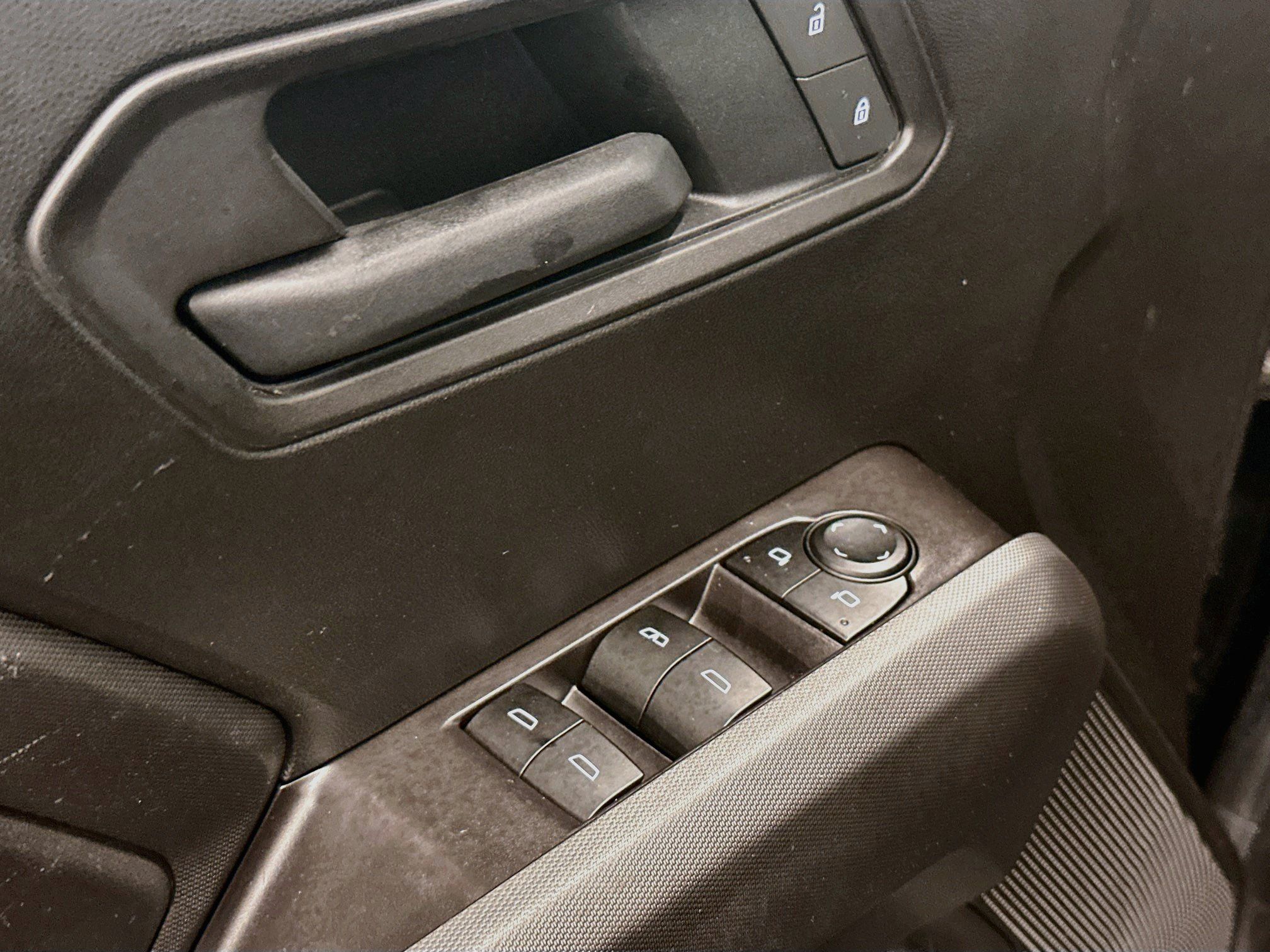 Used 2025 Chevrolet Colorado Trail Boss AWD/4WD image 15