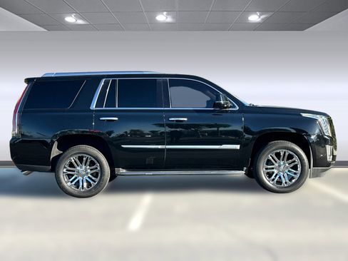 Used 2019 Cadillac Escalade 2WD 4dr image 7