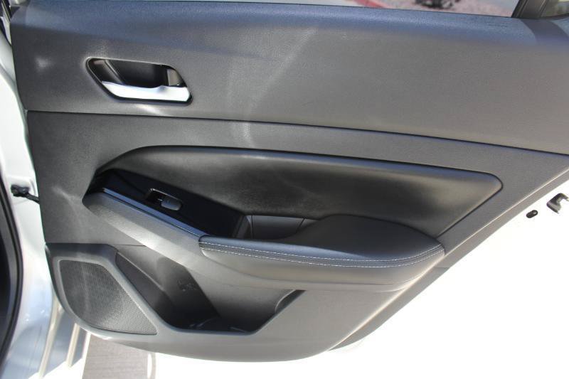 Used 2022 Nissan Altima 2.5 SV FWD image 16