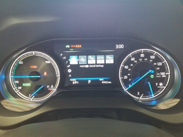 Used 2023 Toyota Venza LE AWD/4WD image 9
