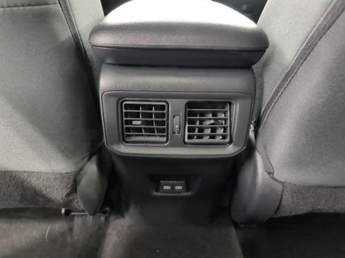 Used 2025 Toyota RAV4 XLE AWD/4WD image 22