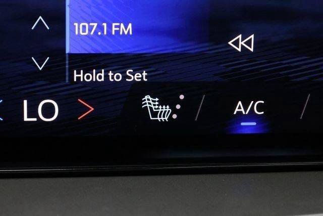 Used 2024 Chevrolet Traverse LT AWD/4WD image 19