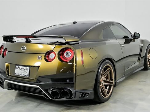 Used 2020 Nissan GT-R Premium AWD/4WD image 12