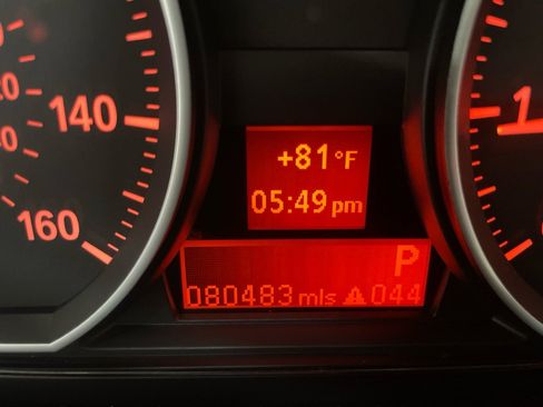 Used 2010 BMW 128i Convertible image 30