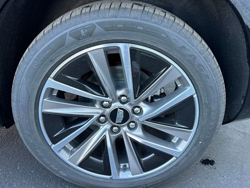 New 2026 Cadillac Vistiq Sport w/ LPO, Floor Liner Package image 24