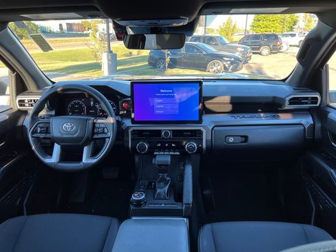 Used 2024 Toyota Tacoma TRD Off-Road image 13
