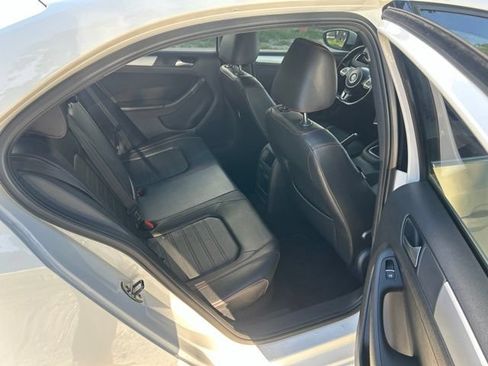 Used 2013 Volkswagen Jetta GLI Autobahn FWD image 8
