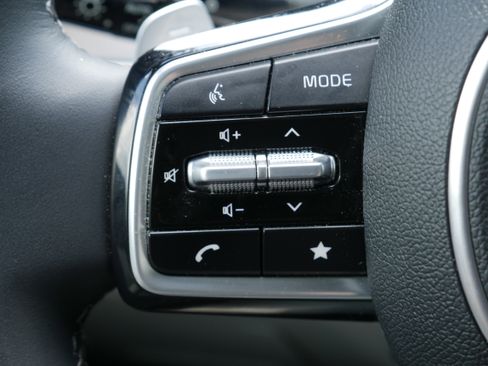 Certified 2025 Kia Sorento SX Prestige AWD/4WD image 30