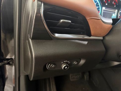 Used 2019 Chevrolet Traverse High Country AWD/4WD image 10