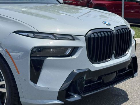 Used 2025 BMW X7 xDrive40i w/ M Sport Package AWD/4WD image 7