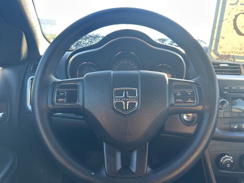 Used 2013 Dodge Avenger SE image 13