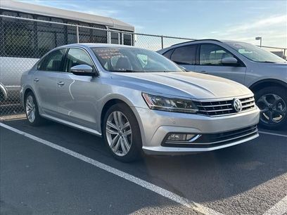 Used 2018 Volkswagen Passat 2.0T SE