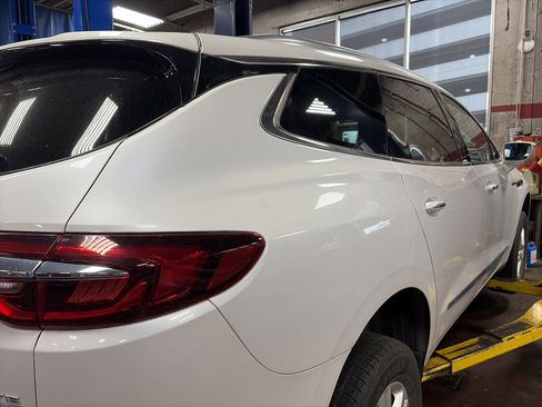 Used 2019 Buick Enclave Essence AWD/4WD image 5