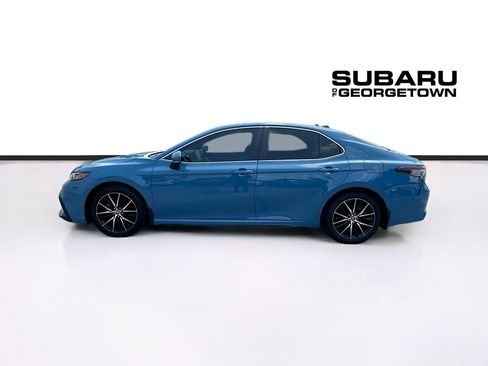 Used 2024 Toyota Camry SE w/ Convenience Package FWD image 4