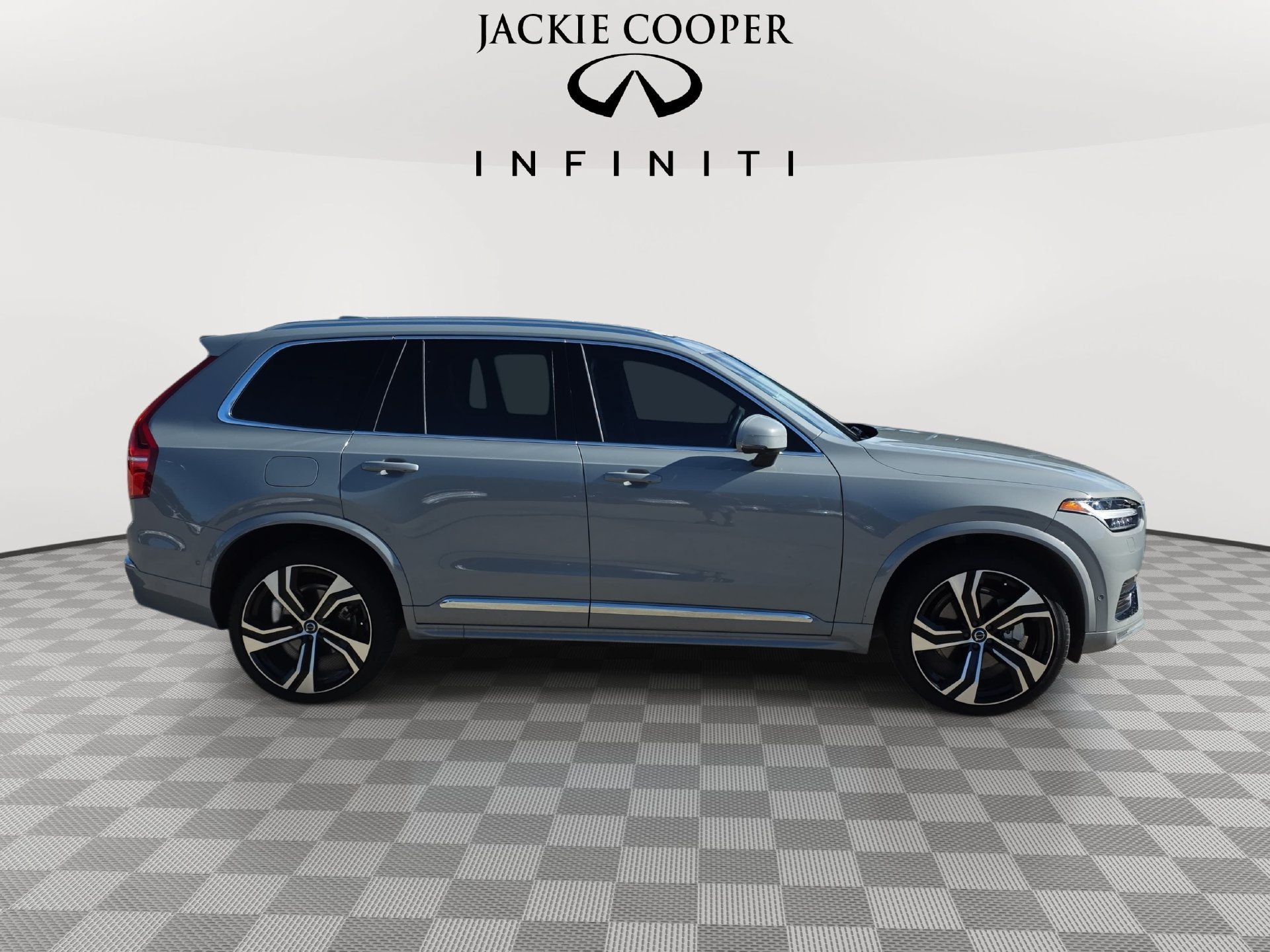 Used 2024 Volvo XC90 B6 Ultimate w/ Protection Package Premier AWD/4WD image 4