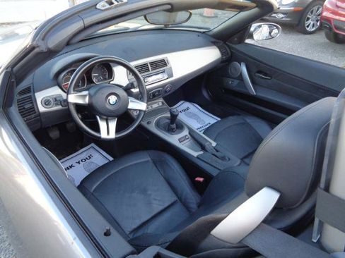 Used 2003 BMW Z4 2.5i image 6
