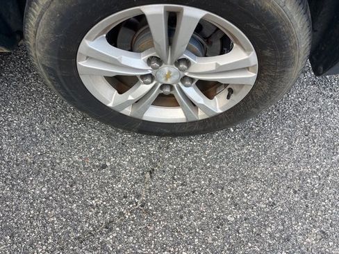 Used 2017 Chevrolet Equinox LS image 29