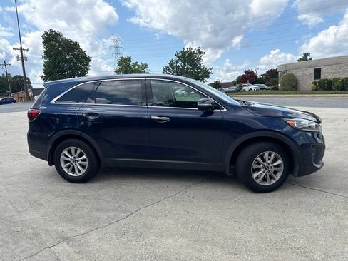 Used 2019 Kia Sorento FWD image 11