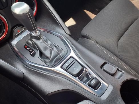 Used 2020 Chevrolet Camaro LT w/ Technology Package RWD image 26