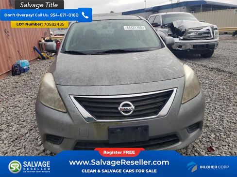 Used 2013 Nissan Versa SV image 4
