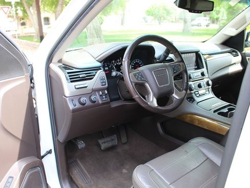 Used 2017 GMC Yukon Denali w/ Open Road Package image 7